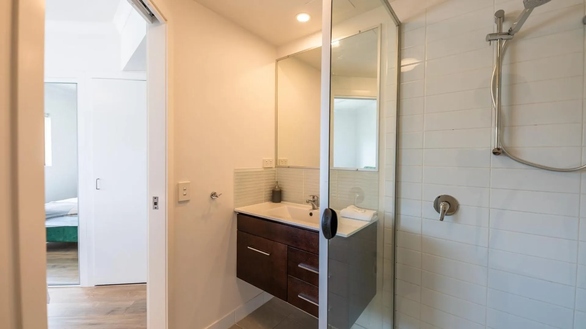 شقة Tranquil 2-Bed Inner City Retreat With Parking بريزبين
