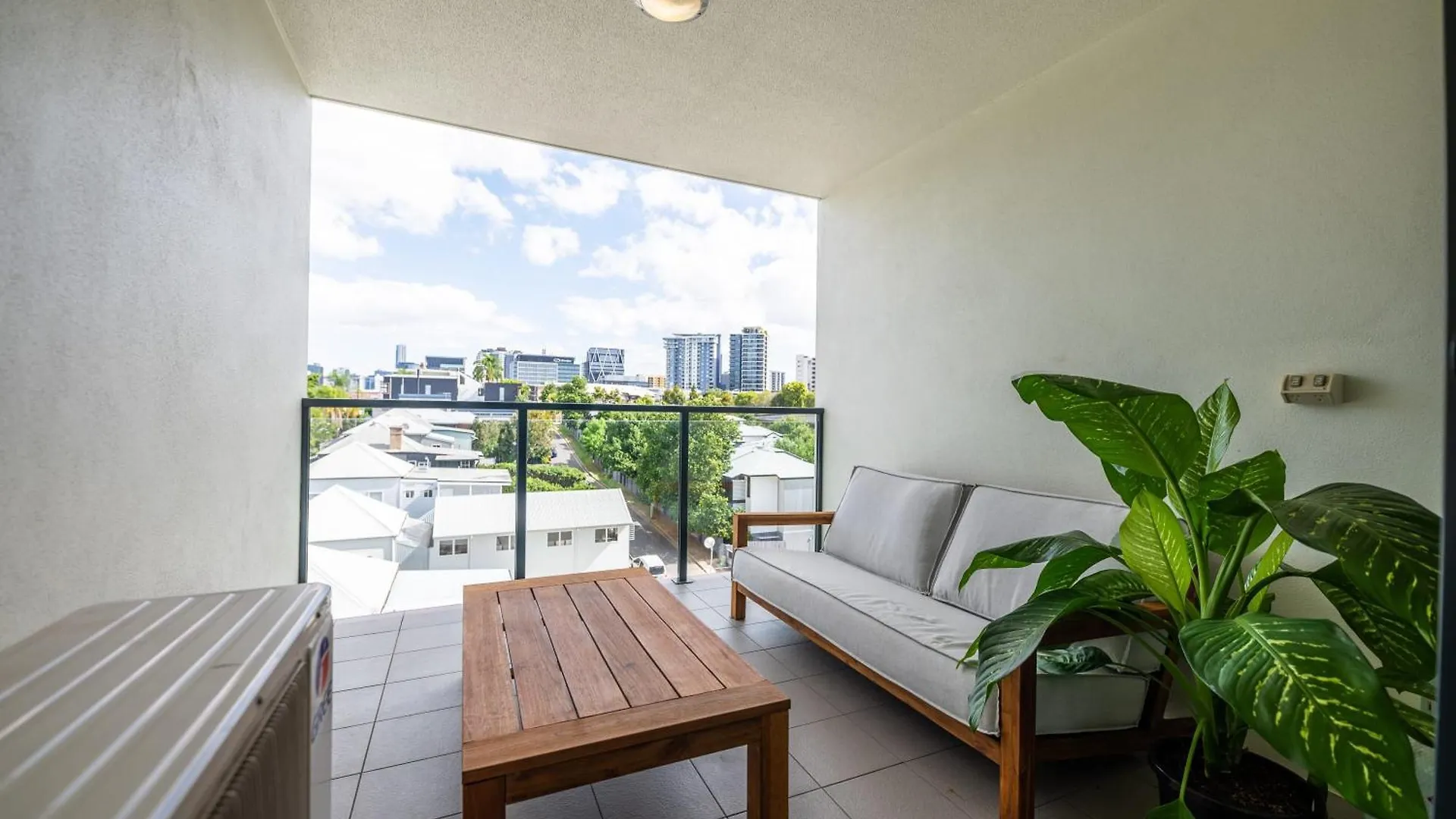 Tranquil 2-Bed Inner City Retreat With Parking بريزبين 0*,  أستراليا