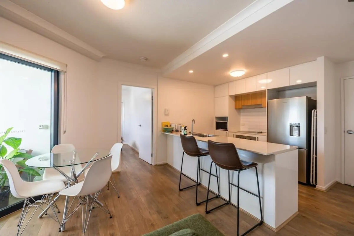 Tranquil 2-Bed Inner City Retreat With Parking بريزبين