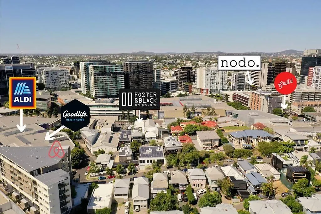 Tranquil 2-Bed Inner City Retreat With Parking Brisbane Apartment