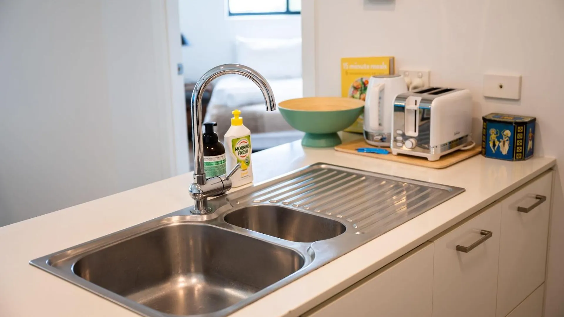 Apartment Tranquil 2-Bed Inner City Retreat With Parking Brisbane