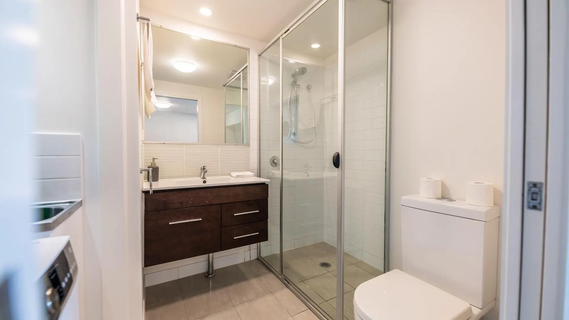 Tranquil 2-Bed Inner City Retreat With Parking Brisbane 0*,
