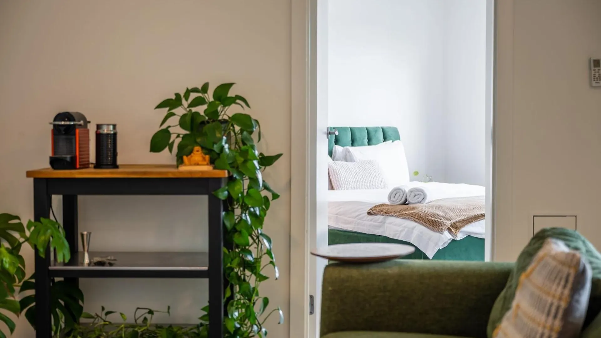Apartment Tranquil 2-Bed Inner City Retreat With Parking Brisbane Australia