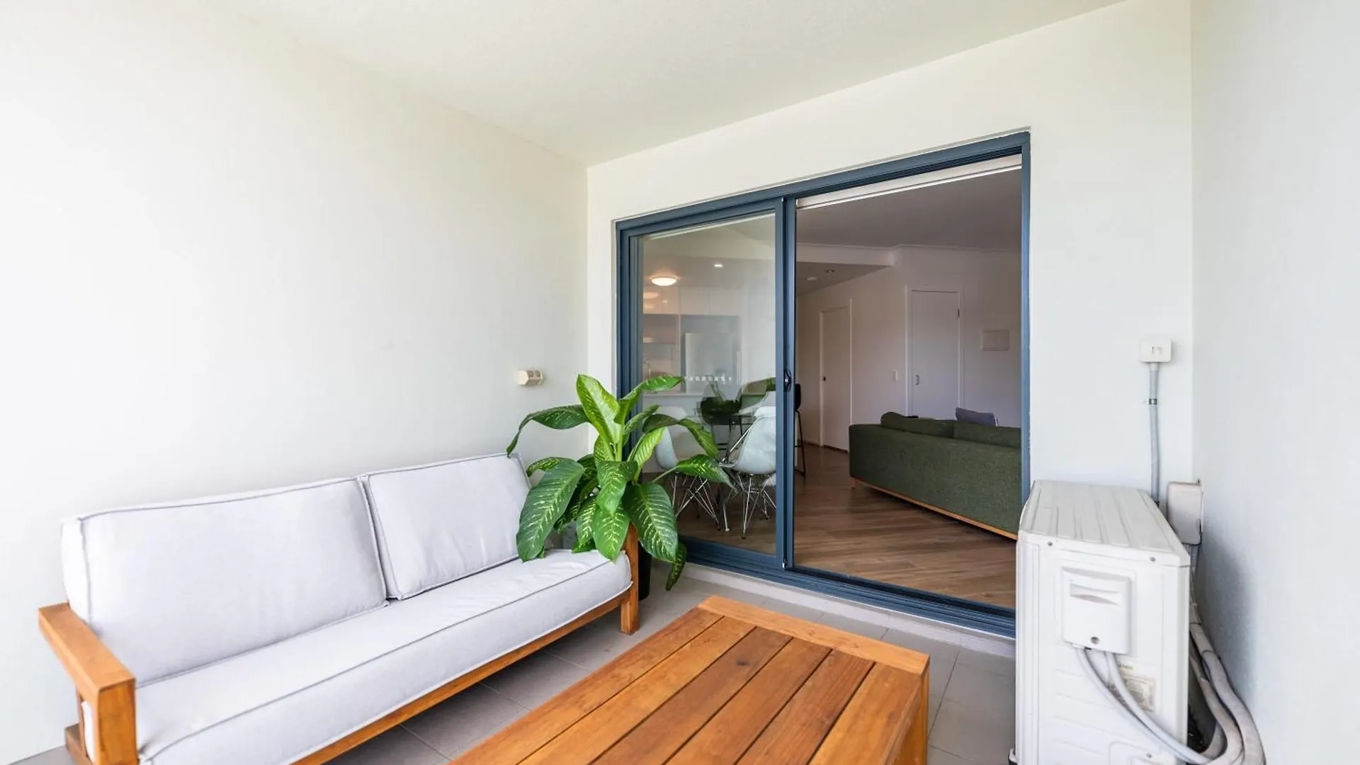 Tranquil 2-Bed Inner City Retreat With Parking Brisbane 0*,
