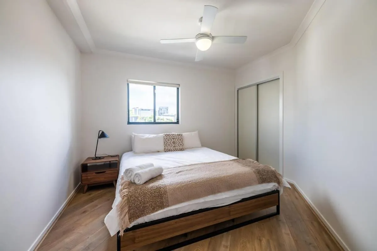 Tranquil 2-Bed Inner City Retreat With Parking Brisbane