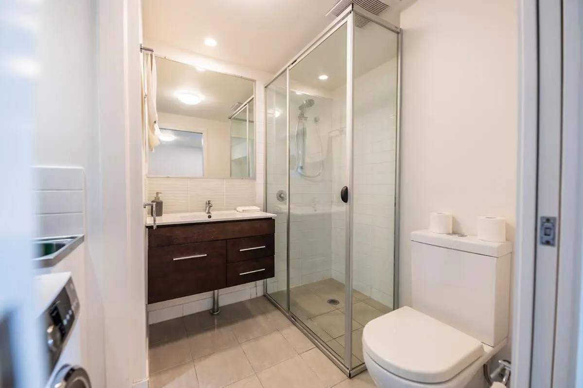 Tranquil 2-Bed Inner City Retreat With Parking Brisbane Australia