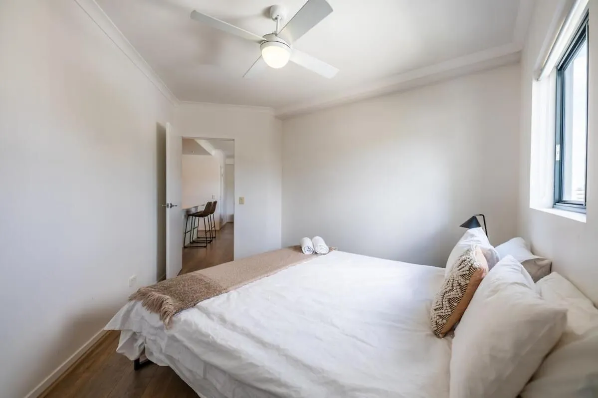 Tranquil 2-Bed Inner City Retreat With Parking Brisbane