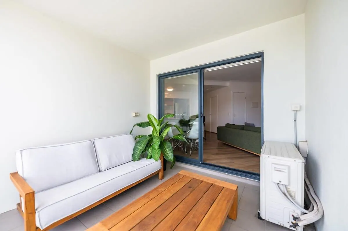 Tranquil 2-Bed Inner City Retreat With Parking Brisbane Australia